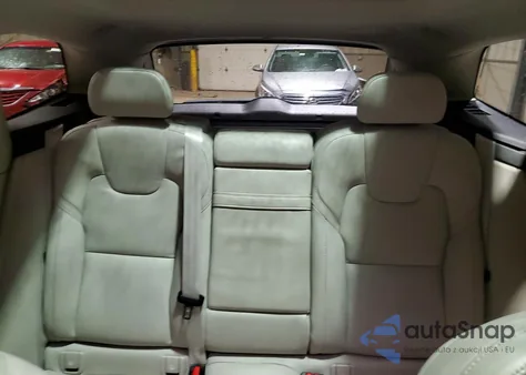 2021 Volvo Xc60 T5 Inscription z USA, uszkodzony, nr VIN YV4102RL9M1820295